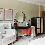 The Cotton Row Place - Bright 2Bdr Flat